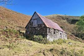 Detached Barn to Renovate in Bucolic Location