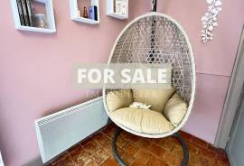 Authentic Period Property with Garden Authentic Period Property with Garden