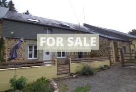 Lovely Country House with Outbuilding