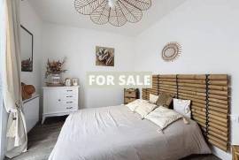 Detached House with Garden by the Coast