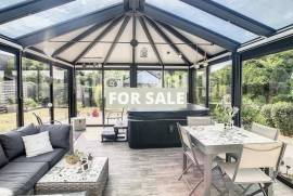 Detached House with Garden by the Coast