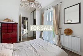 Detached House with Garden by the Coast