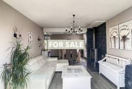 Detached House with Garden by the Coast