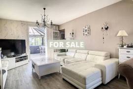 Detached House with Garden by the Coast