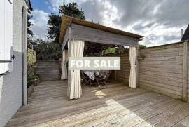 Detached House with Garden by the Coast