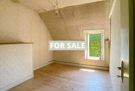 Detached Country House with Attached Outbuilding