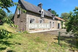 Detached Country House with Attached Outbuilding