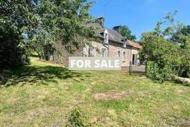 Detached Country House with Attached Outbuilding