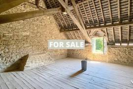 Detached Country House with Attached Outbuilding