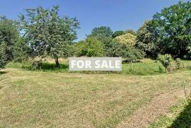 Detached Country House with Attached Outbuilding