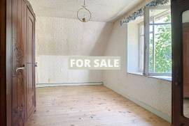 Detached Country House with Attached Outbuilding