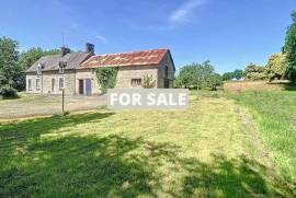 Detached Country House with Attached Outbuilding