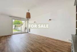 Detached House and Garden in Coastal Resort