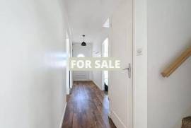 Detached House and Garden in Coastal Resort