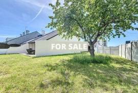 Detached House and Garden in Coastal Resort