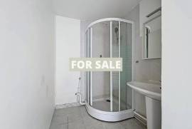 Detached House and Garden in Coastal Resort