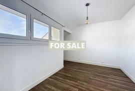 Detached House and Garden in Coastal Resort