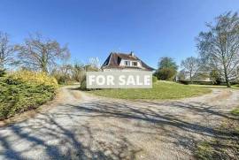 Detached House with Large Garden