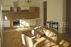 Apartment for rent in Riga, 200.00m2