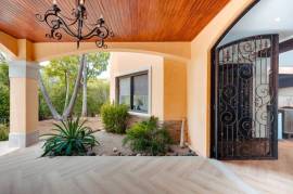 Casa Neptuno: Elegant Oceanfront Retreat in the Heart of Hacienda Pinilla