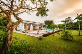 Casa Feliz: Tropical Oasis in La Josefina