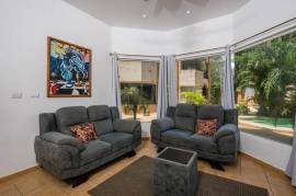 Portofino A1: Tropical 2-Bedroom Condo Just 200m from Tamarindo Beach