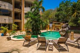 Portofino A4: Renovated 2-Bed Condo Just 200m from Tamarindo Beach