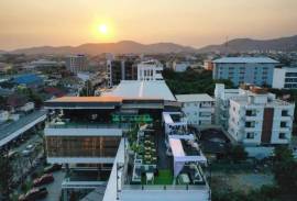 Profitable Rooftop Bar and Restaurant For Sale in Soi 94