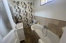 10 room, 317m2 Bourgeois style house for sale in Magalas - 399 000 € *