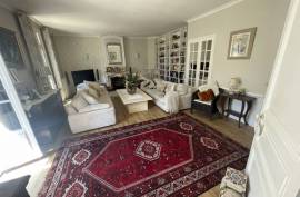 10 room, 317m2 Bourgeois style house for sale in Magalas - 399 000 € *