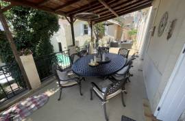 10 room, 317m2 Bourgeois style house for sale in Magalas - 399 000 € *