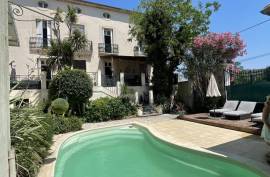 10 room, 317m2 Bourgeois style house for sale in Magalas - 399 000 € *