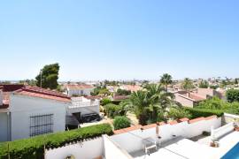 3 BEDROOM VILLA CLOSE TO THE CENTRE OF QUESADA