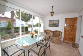 3 BEDROOM VILLA CLOSE TO THE CENTRE OF QUESADA