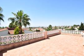 3 BEDROOM VILLA CLOSE TO THE CENTRE OF QUESADA