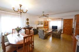 3 BEDROOM VILLA CLOSE TO THE CENTRE OF QUESADA