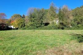 Building land of approximately 1200 m²