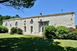 Luxury French Residence with 360° Panoramic Views in the Dordogne / Gironde region of Southern France