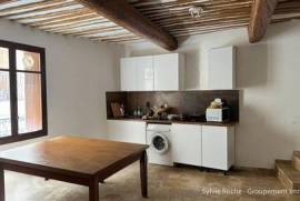 Orange, centro histórico, edificio de viviendas con dos vivi