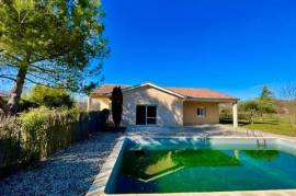 Lédat sector, at the end of a quiet dead end, come and discover this beautiful single-storey house of 109.13 m2 of living space without any work to be planned. The living room of 37.44 m2 with kitchen open to the living space opens onto a beautif...