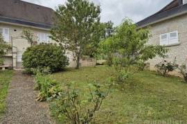 TURENNE (19500) HAUS UND NEBENGEBÄUDE AUF 2600M2 GRUNDSTÜCK