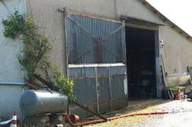 Chabrac - Barn with land with 2 building plots