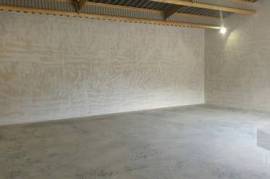 GRIGNAN, hangar de 97m2