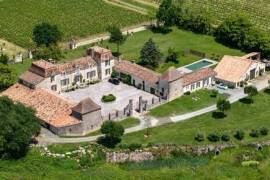 Château XVIII  Eleganz und Kulturerbe im Herzen eines 18 Hektar großen Weinguts