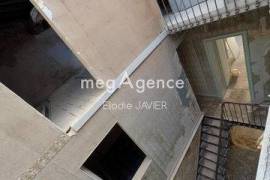 Immeuble de Caractère à Rénover Entièrement-Rions