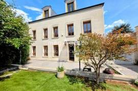 Maison de Maitre Rénovée 7 pièces 189m²-12mns RER A