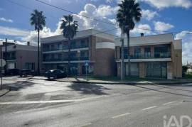 Loja / Estabelecimento Comercial em Campelos e Outeiro da Cabeça de 75,00 m²