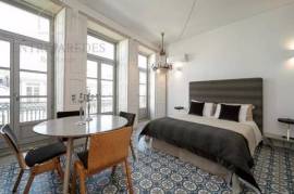 Beautiful building fully furnished and equipped, new, with 7 apartments (1 x T2, 2 x T1, 2 x T0) Campo 24 de Agosto - Porto, local accommodation