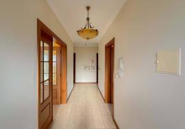 3 Bedroom House + 1 T1 Detached in Estreito da Calheta