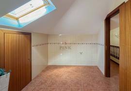 3 Bedroom House + 1 T1 Detached in Estreito da Calheta